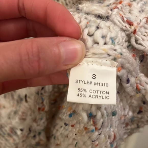 Long sleeve knit sweater - Picture 4 of 4